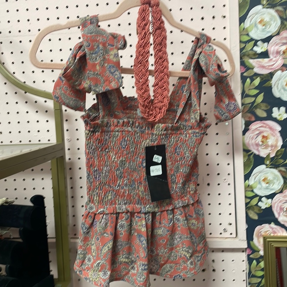 Beautiful bow paisley tank top